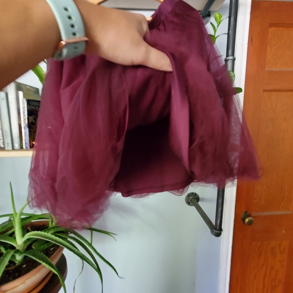 Burgundy tulle skirt - Picture 4 of 4
